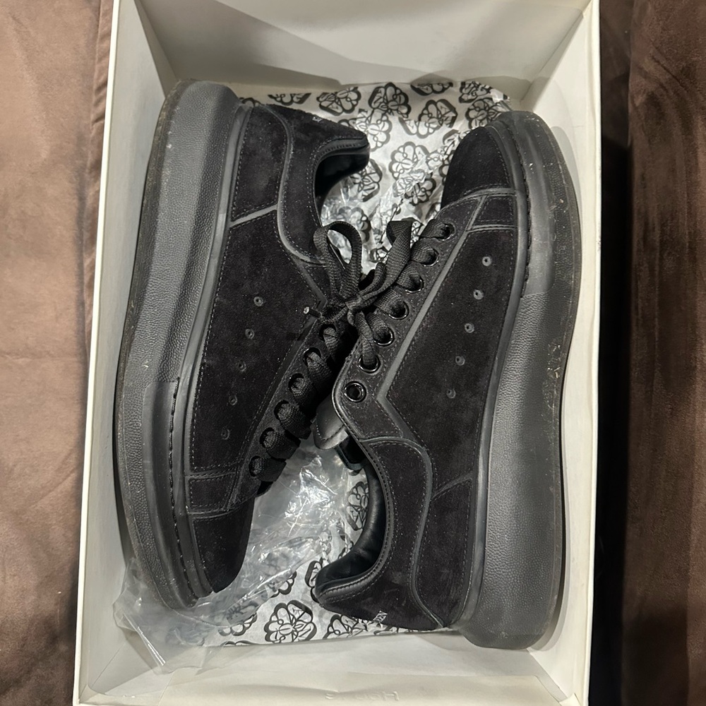 Men's Black Sneakers